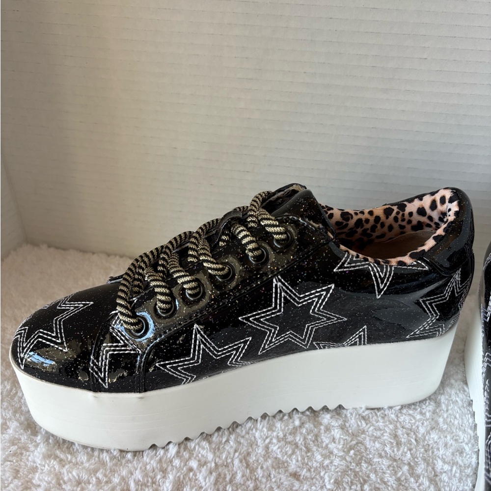 Betsey Johnson Groove Black Glitter Star Flatform Sneakers Women’s Size 7.5 - Picture 3 of 10